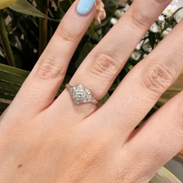 Birmingham 1992! Vintage 18ct Gold Diamond Heart Ring — image 11