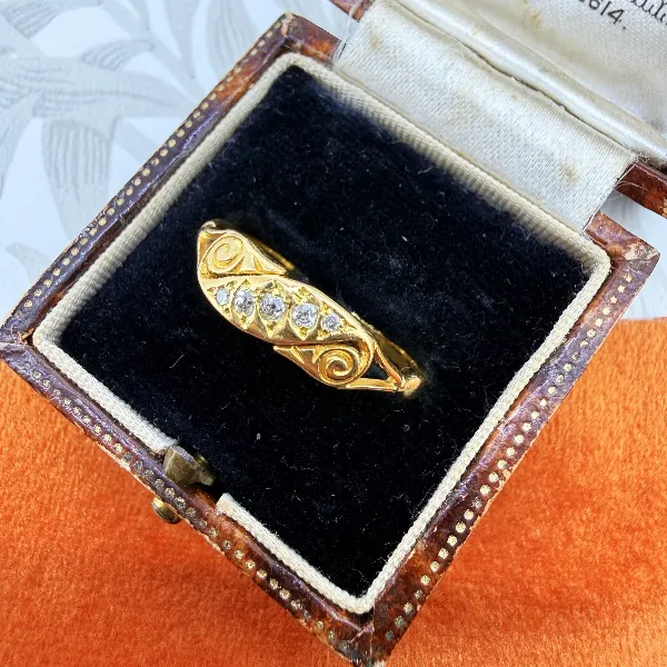 Birmingham 2003! Vintage 18ct Gold Diamond Scroll Ring — image 3