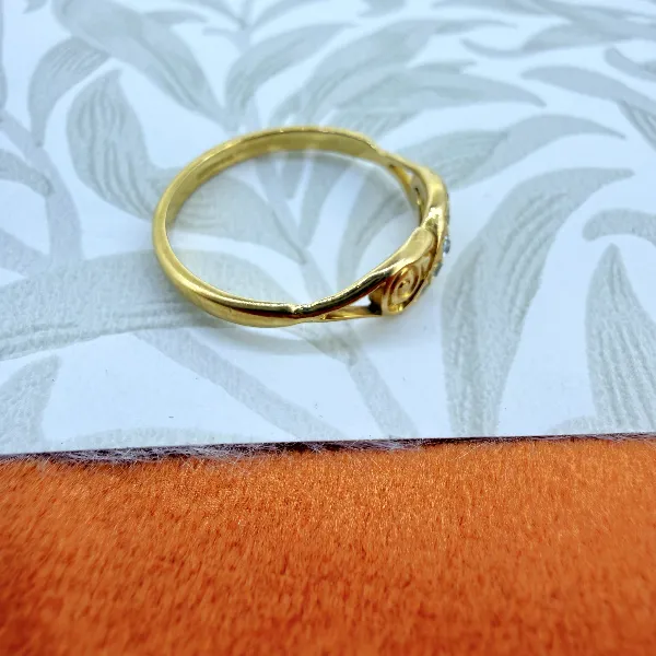 Birmingham 2003! Vintage 18ct Gold Diamond Scroll Ring — image 7