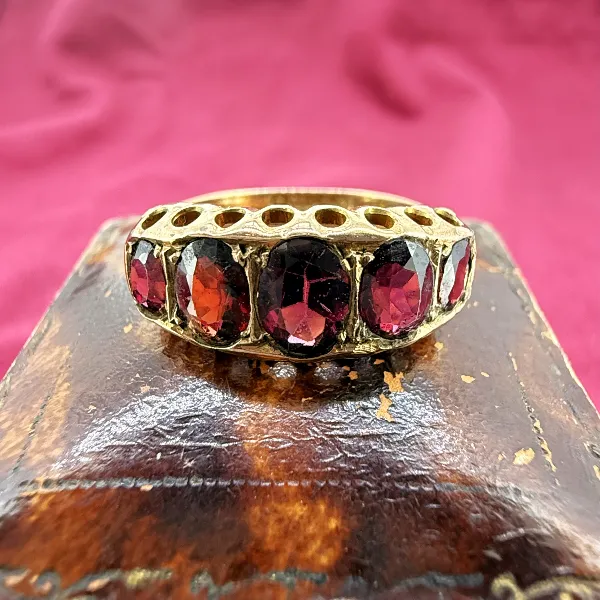 Chester 1916! Antique Edwardian 9ct Rose Gold Five Stone Garnet Ring — image 4