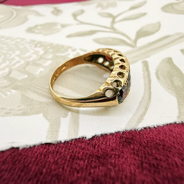 Chester 1916! Antique Edwardian 9ct Rose Gold Five Stone Garnet Ring — image 7