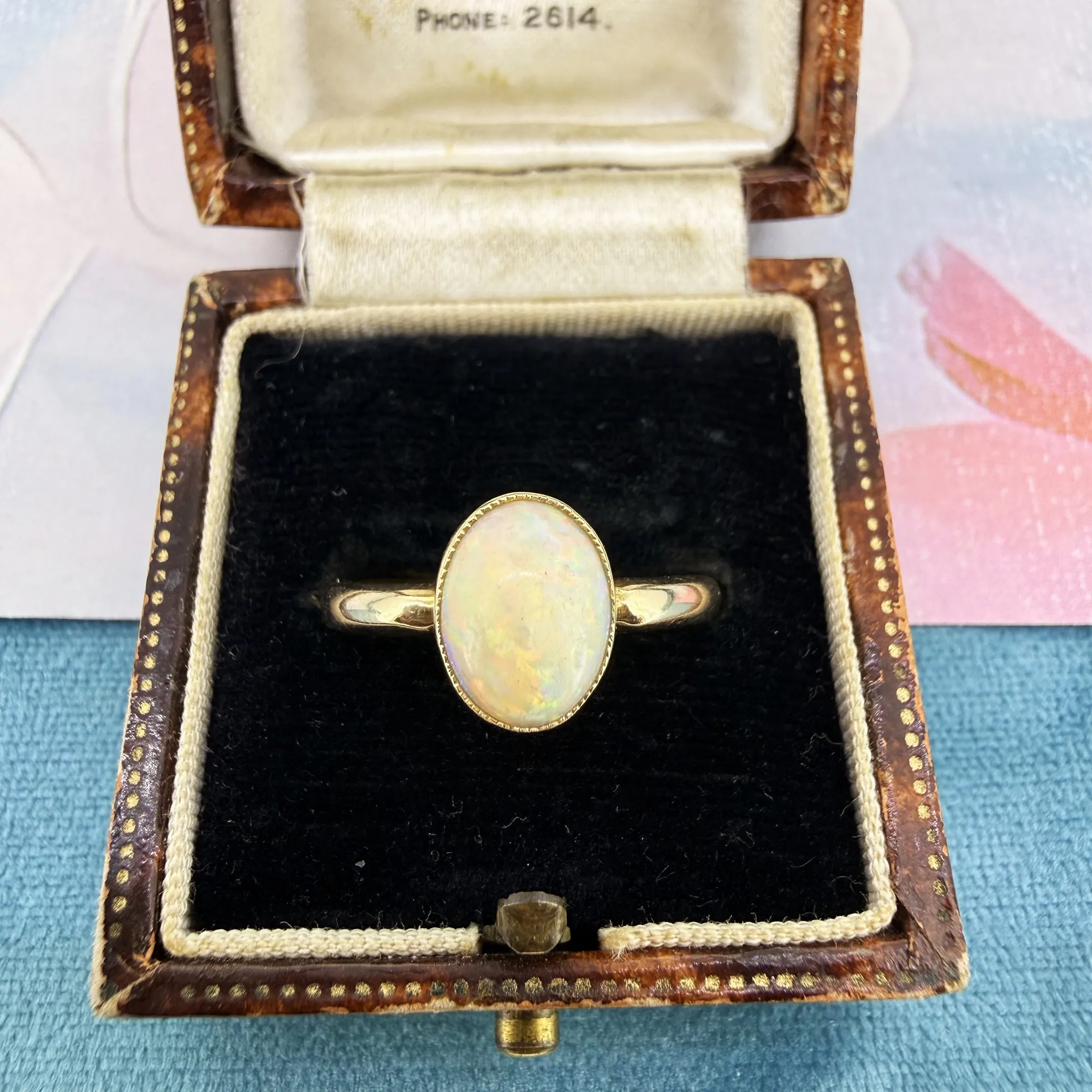 Vintage 18ct Yellow Gold Oval Opal Solitaire Ring — image 2