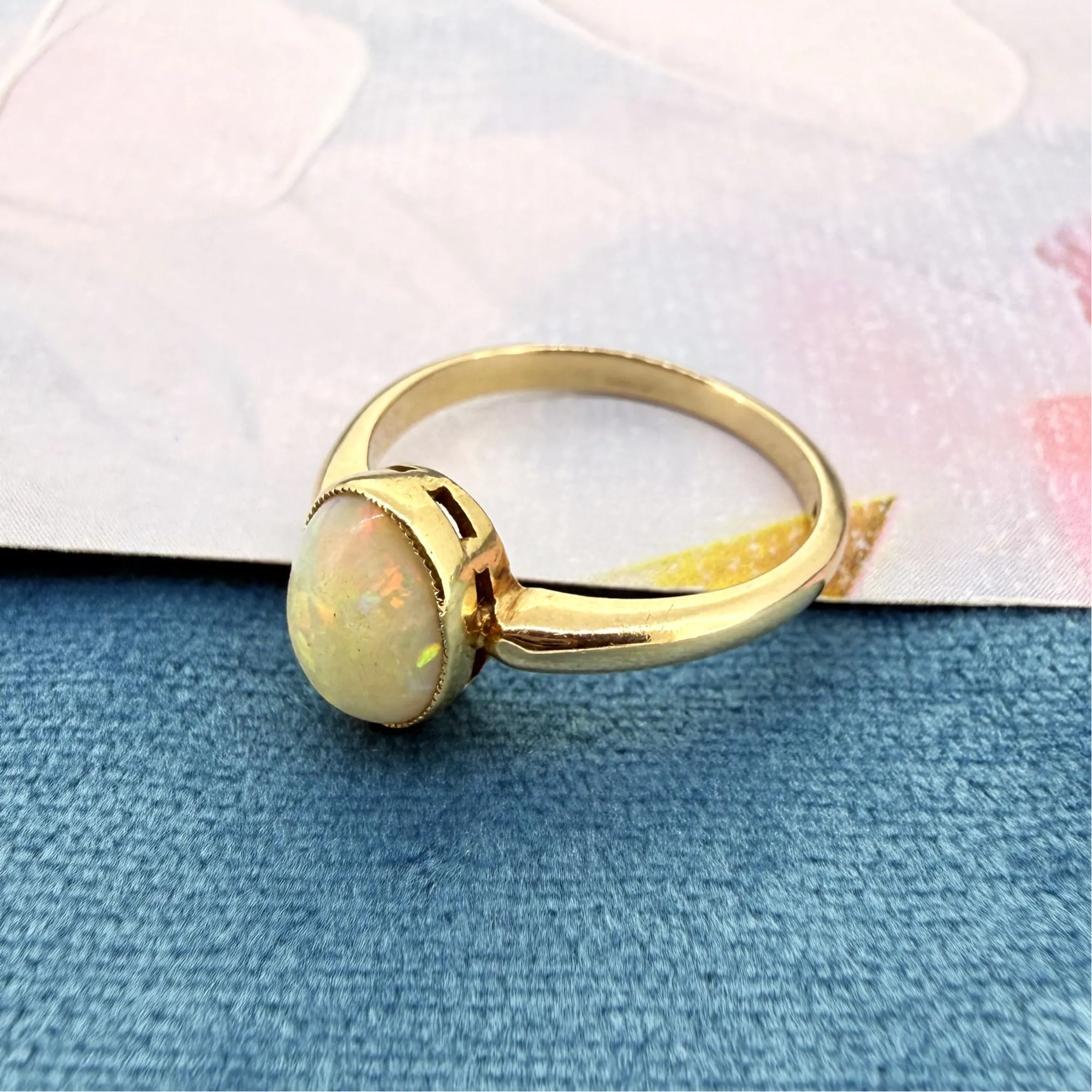 Vintage 18ct Yellow Gold Oval Opal Solitaire Ring — image 6
