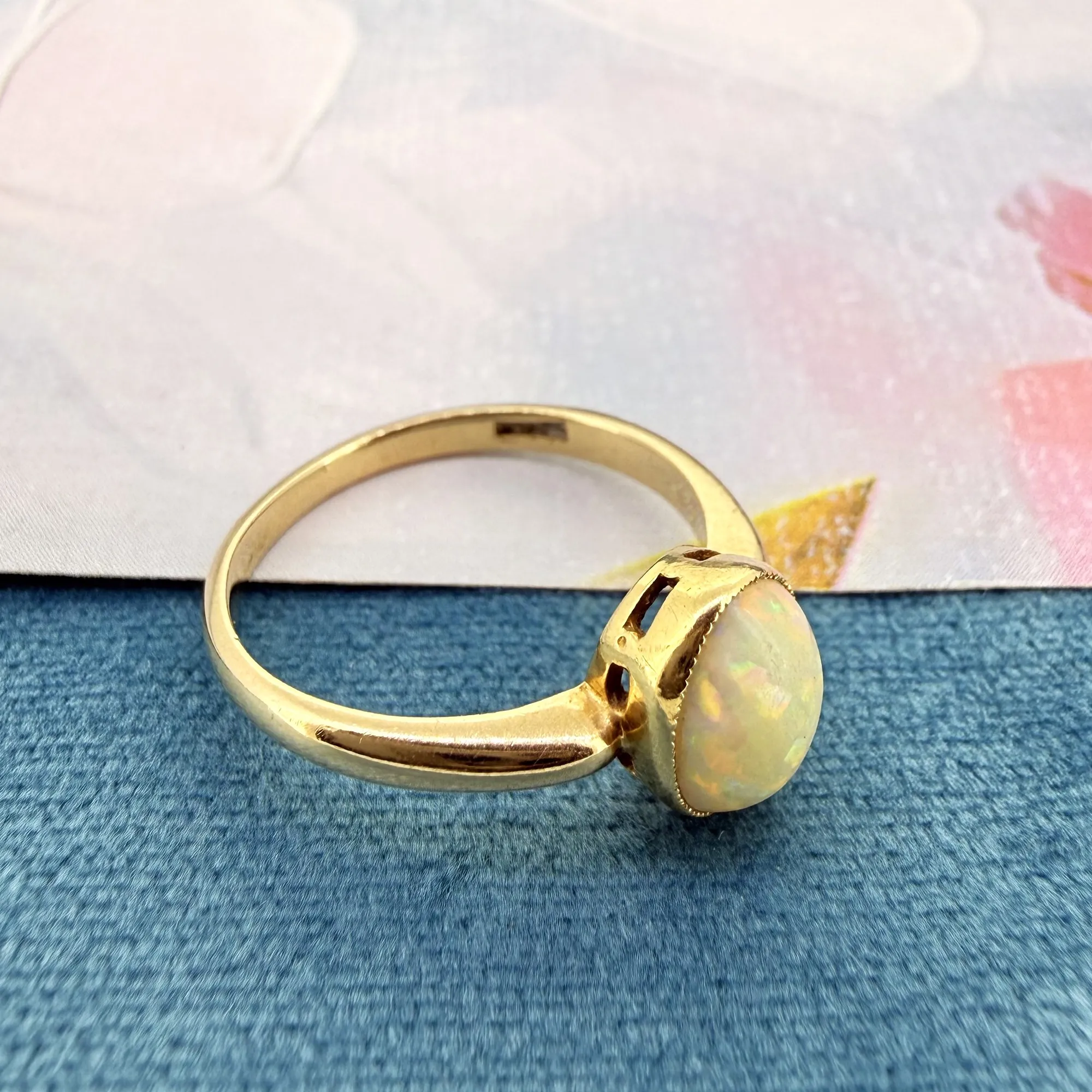 Vintage 18ct Yellow Gold Oval Opal Solitaire Ring — image 7