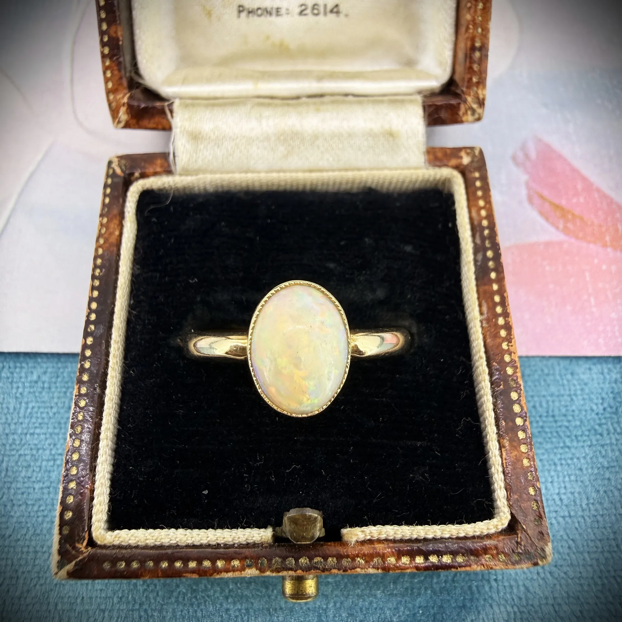 Vintage 18ct Yellow Gold Oval Opal Solitaire Ring