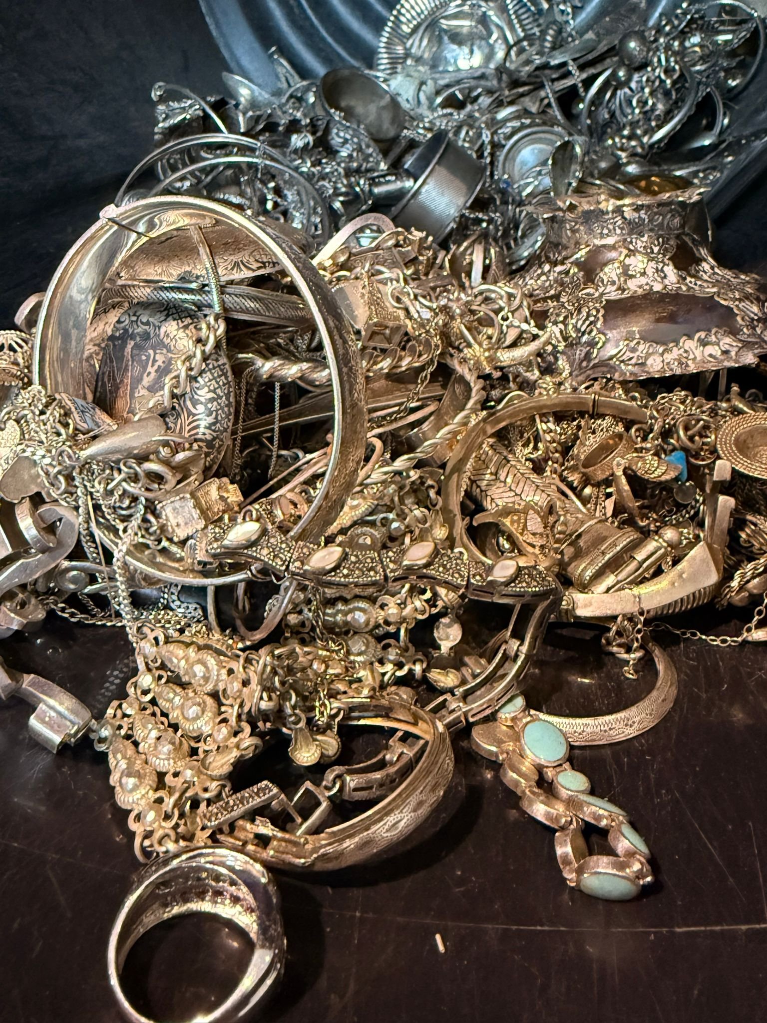 A substantial collection of gold jewellery including chains and rings